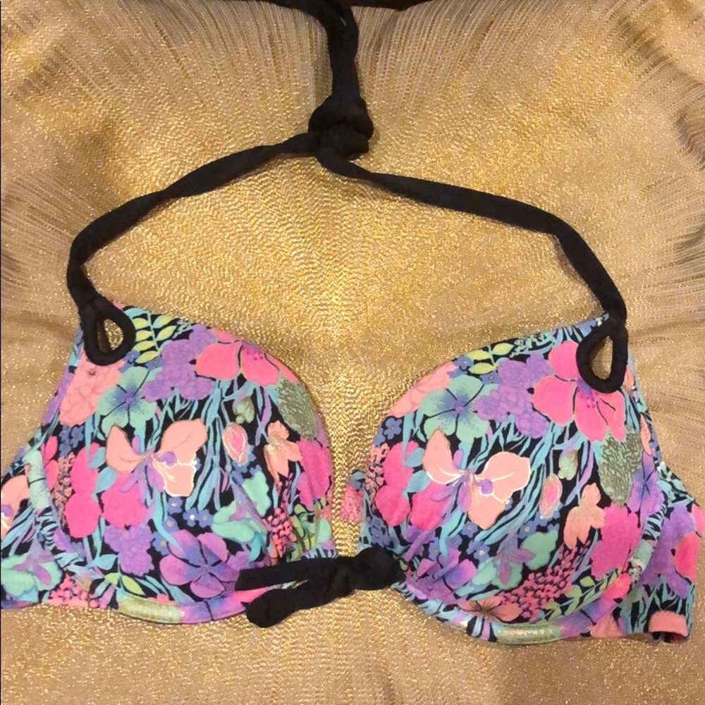 Swimsuit - Picture 2 of 3